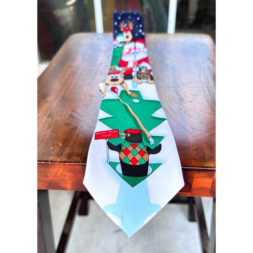 NWT Hallmark North Pole Golf Fun Tie Christmas Santa Claus Holiday Tradi…